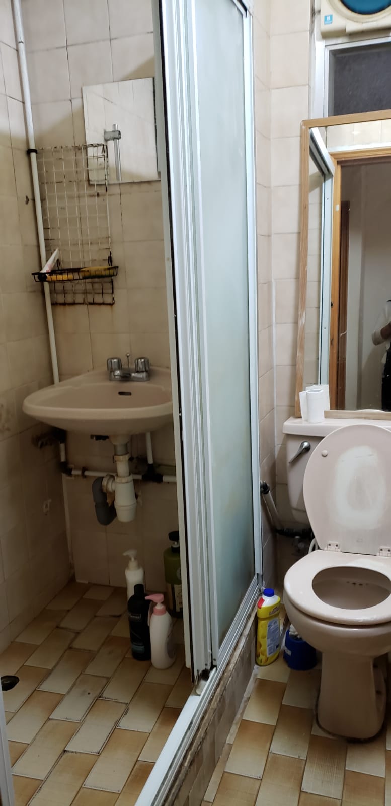 C12Toilet